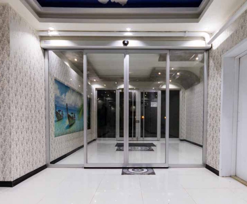 Arı Elektromekanik Fotoselli Camlı Kapılar